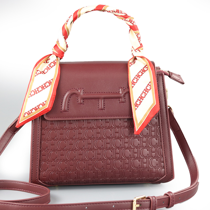 CH Women's Monogram Embossed C - Monogrammed Handkerchief のレビューと価格