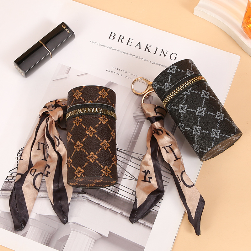 Scarf Pattern Lipstick Keychai - Monogrammed Handkerchief のレビューと価格