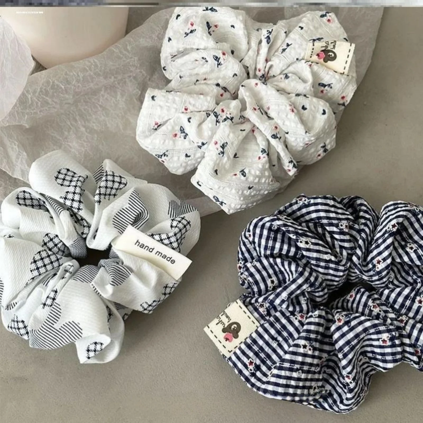 Literary Small Flower Ponytail - Tie Bar Clip のレビューと価格