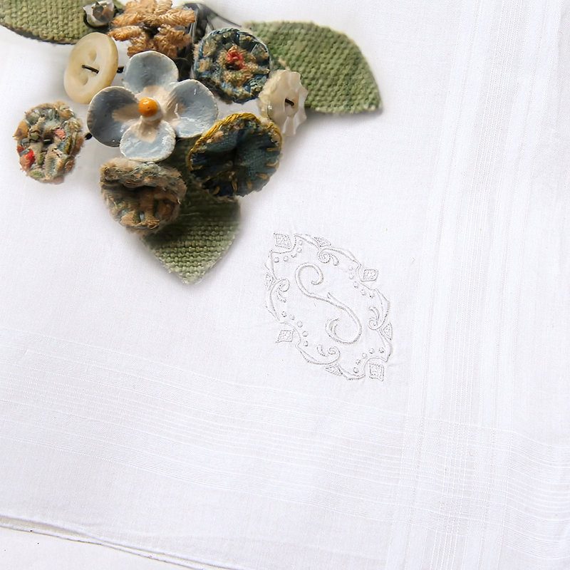 Set of 2pcs Luxurious, Elegant - Monogrammed Handkerchief のレビューと価格