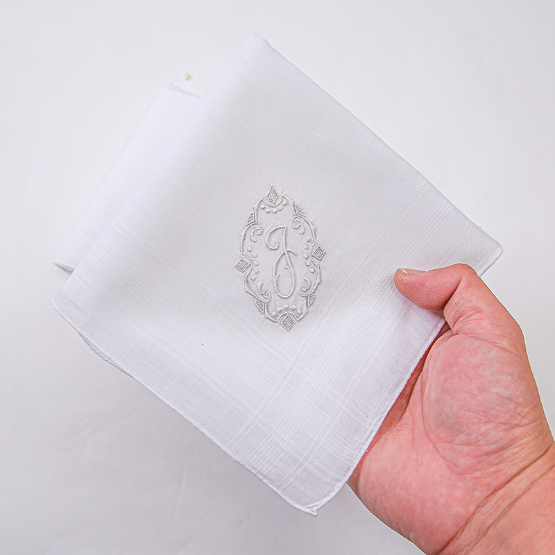 Set of 2pcs Luxurious, Elegant - Monogrammed Handkerchief のレビューと価格