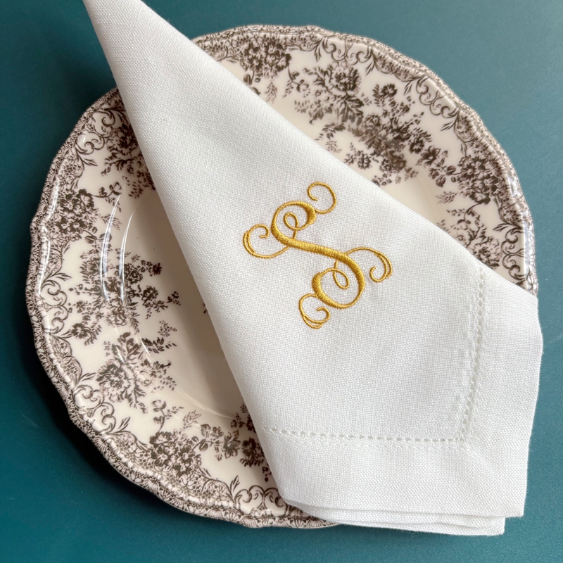 Monogram Embroidery White Dinn - Monogrammed Handkerchief のレビューと価格